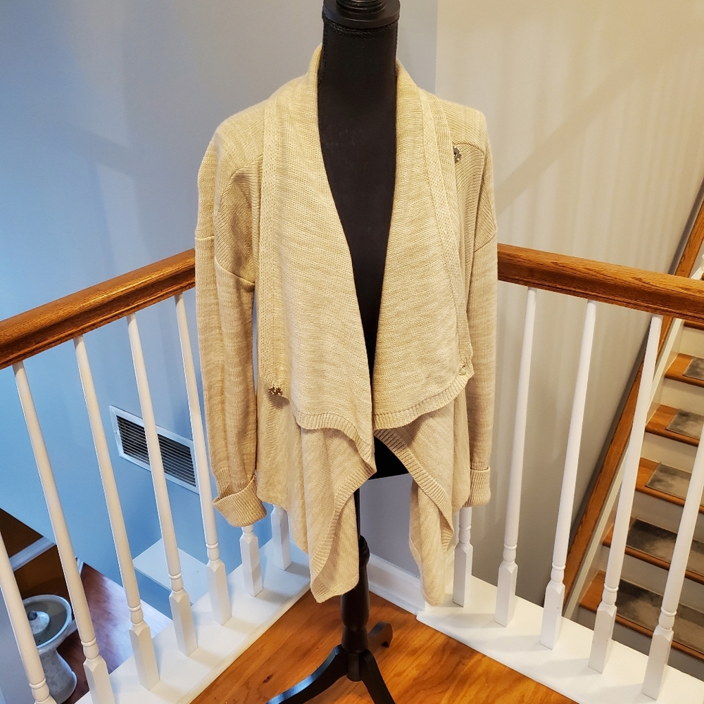 Sweater - Picture 3 of 4